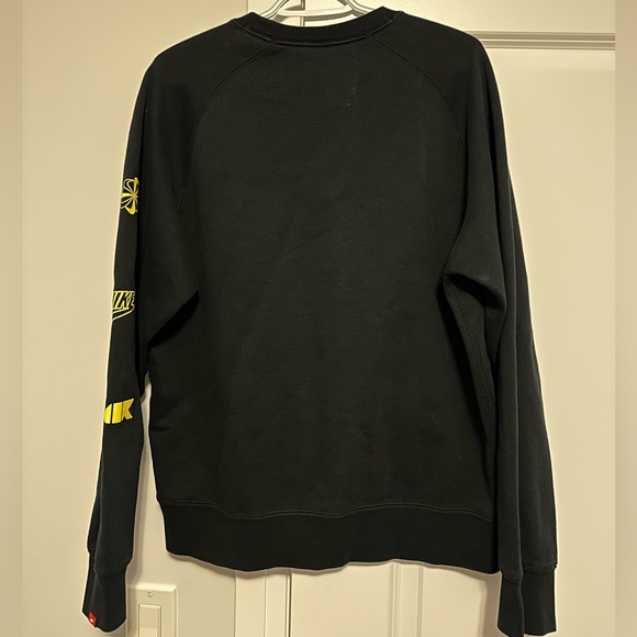 Nike Sweater - Picture 2 of 4